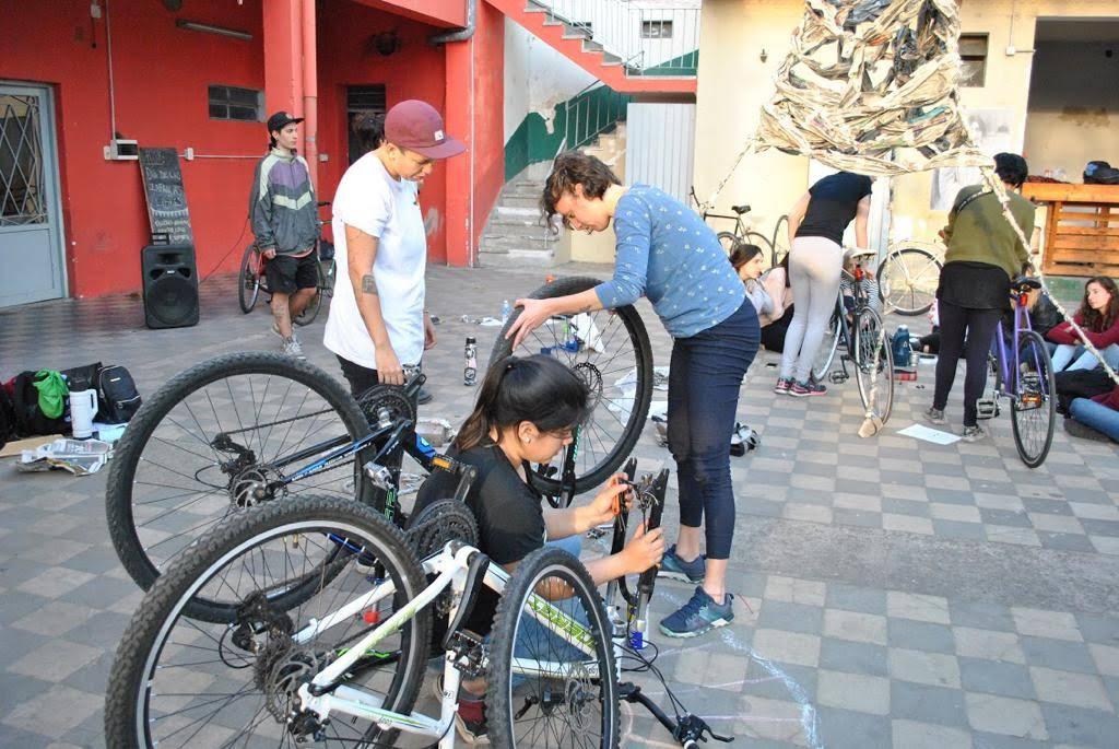 Lo que el feminismo le ha ense ado al ciclismo urbano con Marti